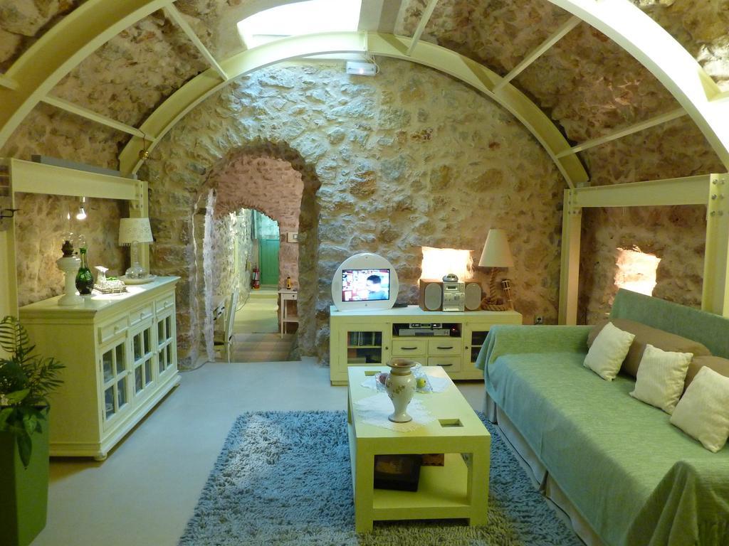 St. George Sykoussis Traditional Residence Agios Georgios Sykousis Room photo